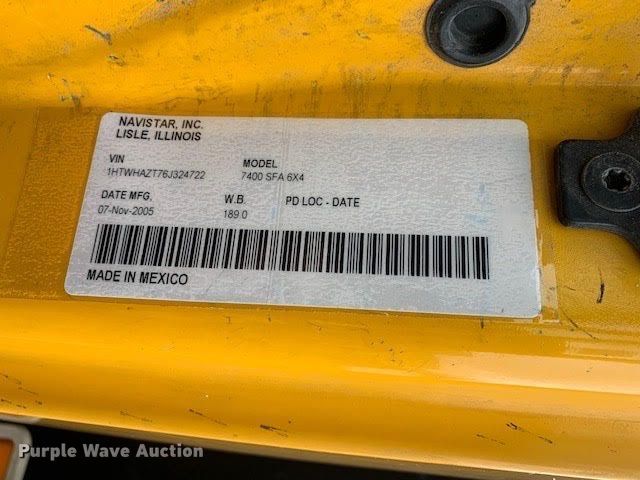 image for item DF6334 2006 International 7400  flatbed truck