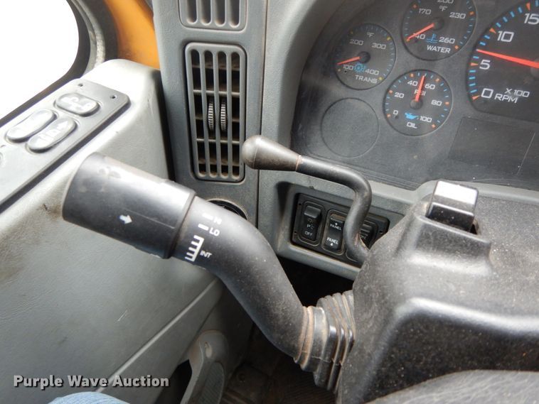 image for item DF6335 2006 International 7400  dump truck