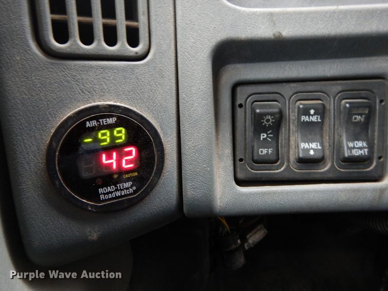 image for item DF6335 2006 International 7400  dump truck