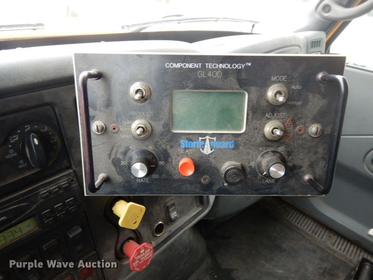 image for item DF6335 2006 International 7400  dump truck