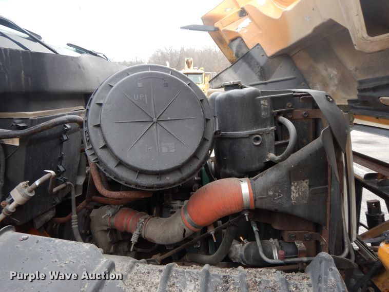 image for item DF6335 2006 International 7400  dump truck