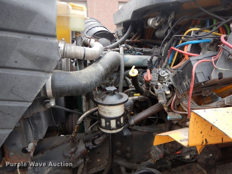 image for item DF6335 2006 International 7400  dump truck