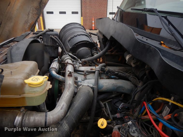 image for item DF6335 2006 International 7400  dump truck