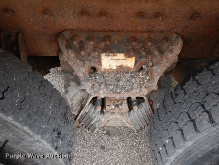 image for item DF6335 2006 International 7400  dump truck