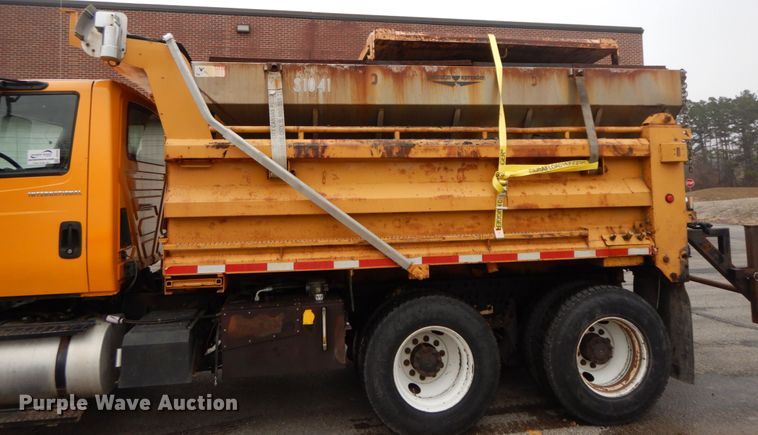 image for item DF6335 2006 International 7400  dump truck