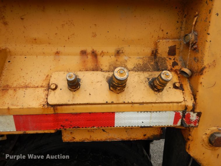 image for item DF6335 2006 International 7400  dump truck