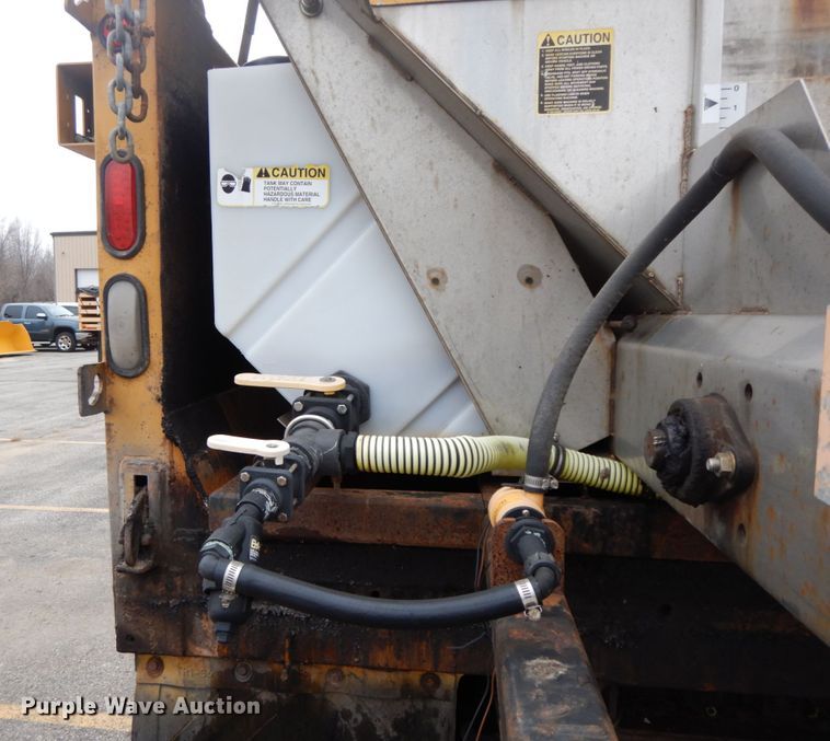 image for item DF6335 2006 International 7400  dump truck