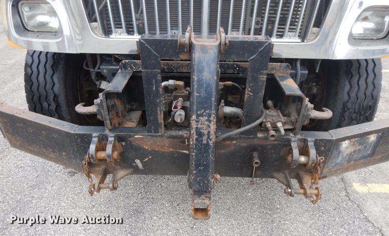 image for item DF6335 2006 International 7400  dump truck