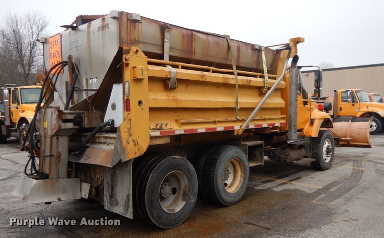 image for item DF6336 2006 International 7400  dump truck