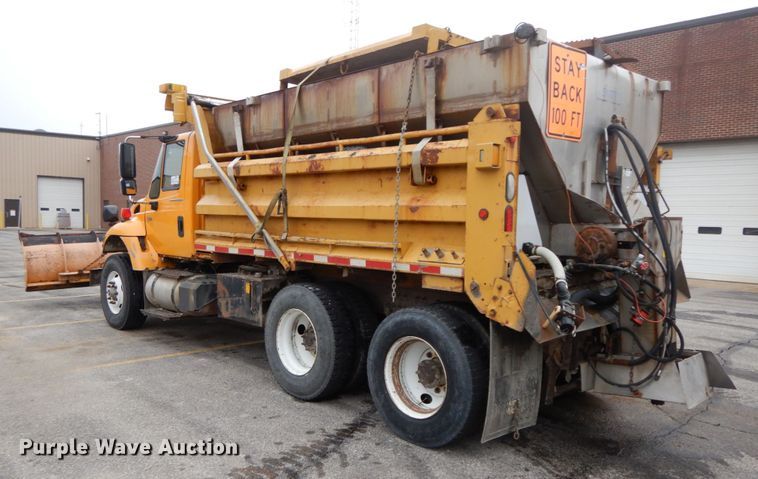 image for item DF6336 2006 International 7400  dump truck