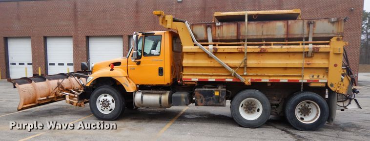 image for item DF6336 2006 International 7400  dump truck