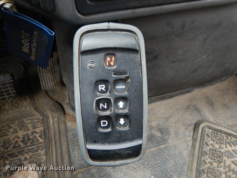 image for item DF6336 2006 International 7400  dump truck