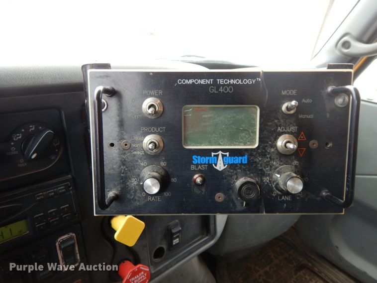 image for item DF6336 2006 International 7400  dump truck