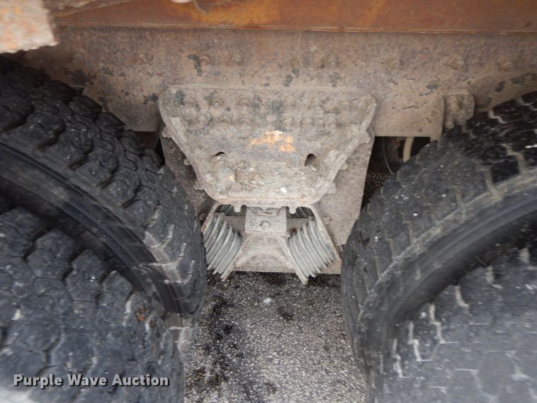 image for item DF6336 2006 International 7400  dump truck