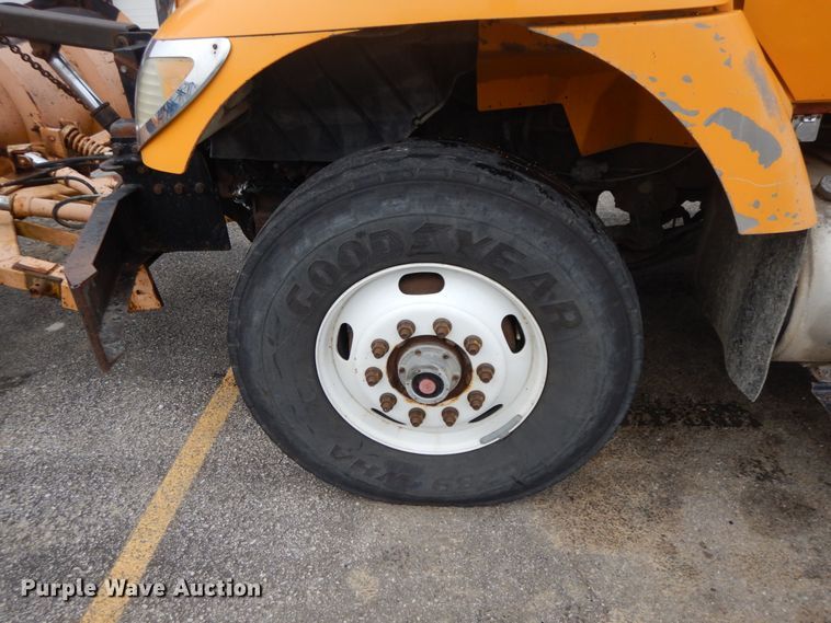 image for item DF6336 2006 International 7400  dump truck