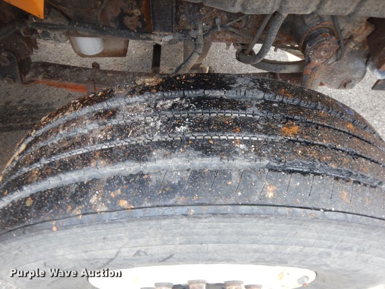 image for item DF6336 2006 International 7400  dump truck