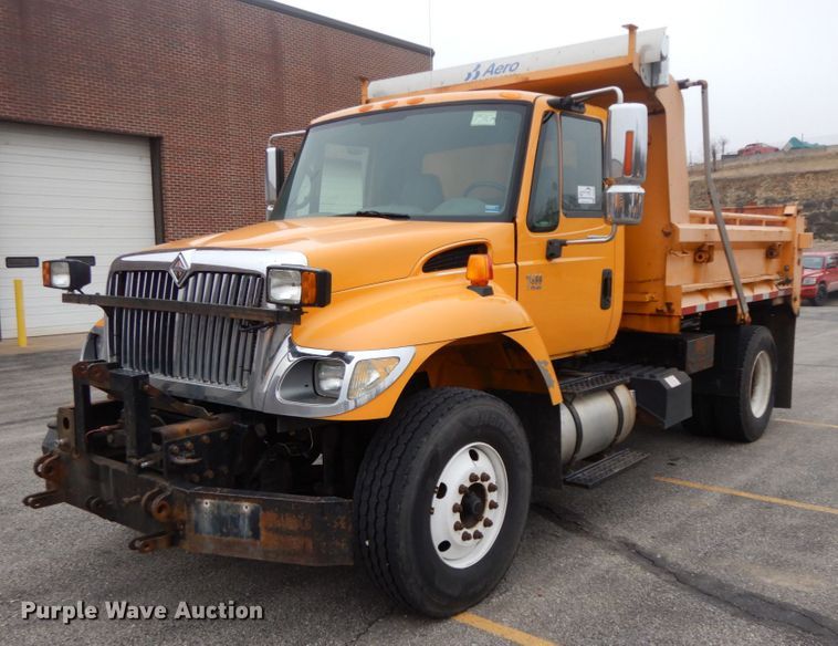 image for item DF6339 2006 International 7400  dump truck