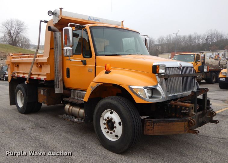 image for item DF6339 2006 International 7400  dump truck
