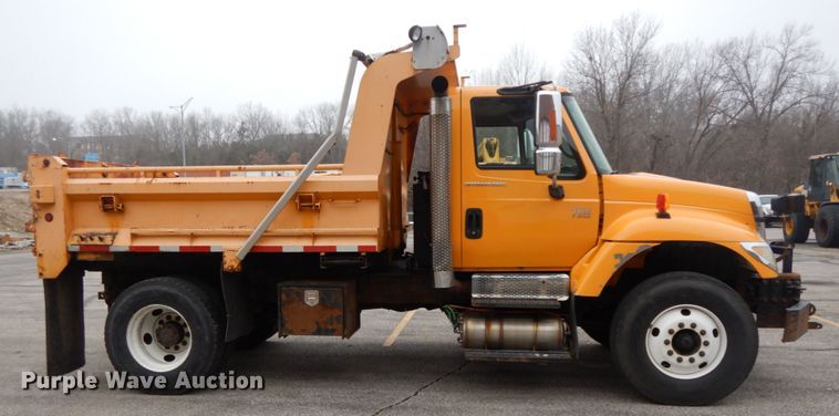 image for item DF6339 2006 International 7400  dump truck