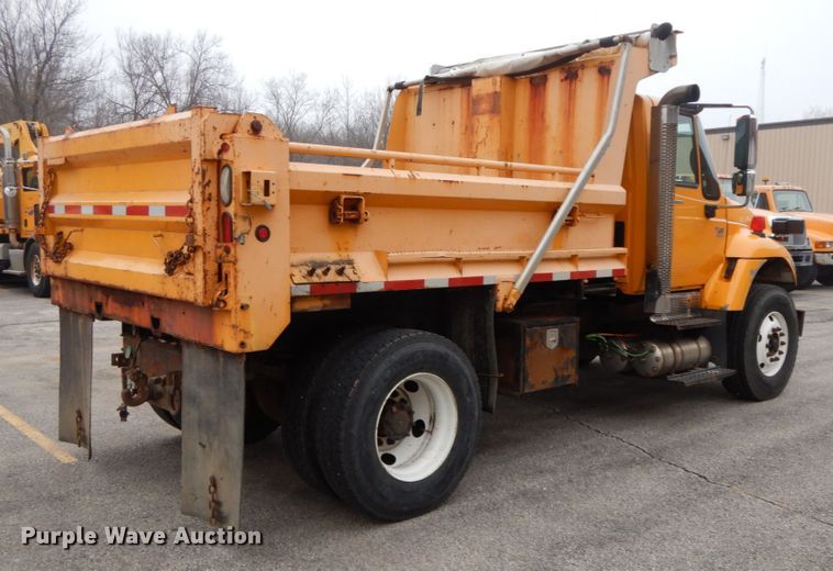 image for item DF6339 2006 International 7400  dump truck
