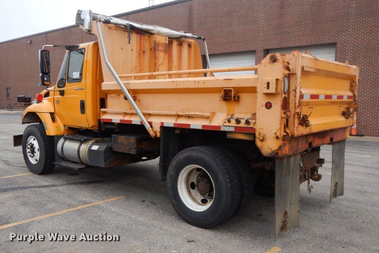 image for item DF6339 2006 International 7400  dump truck