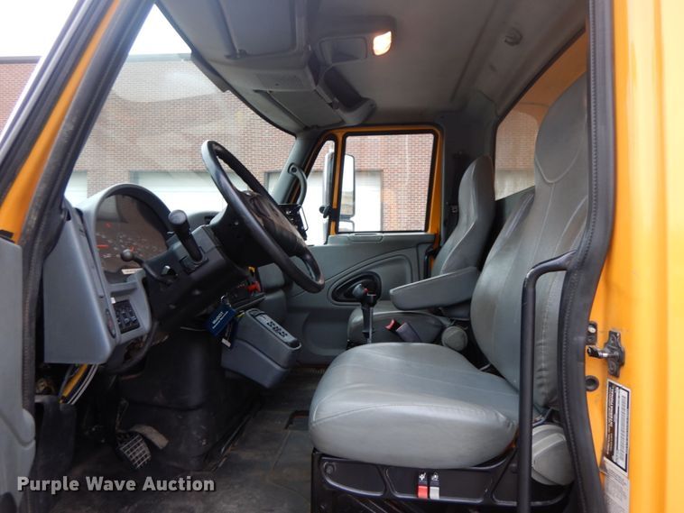 image for item DF6339 2006 International 7400  dump truck