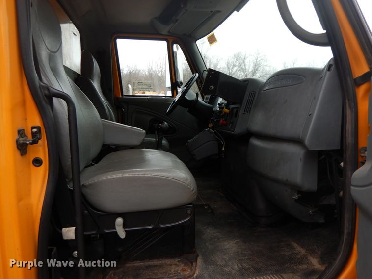 image for item DF6339 2006 International 7400  dump truck