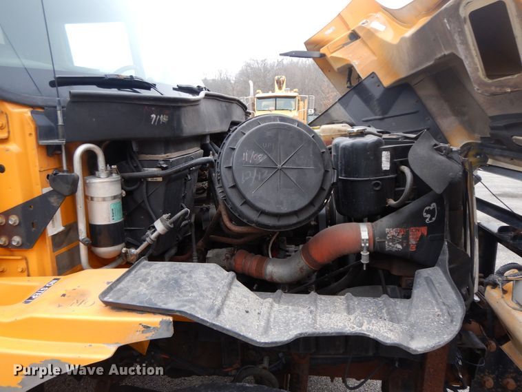 image for item DF6339 2006 International 7400  dump truck