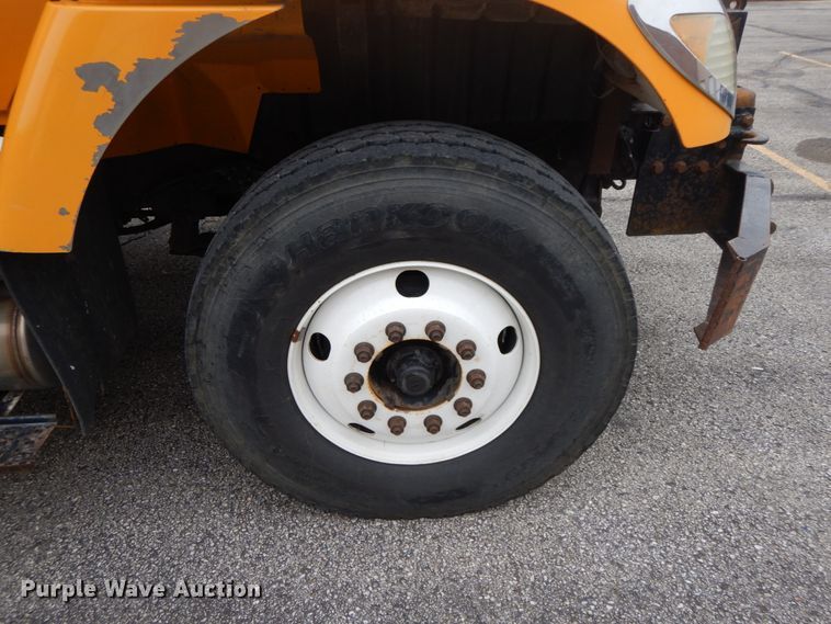 image for item DF6339 2006 International 7400  dump truck