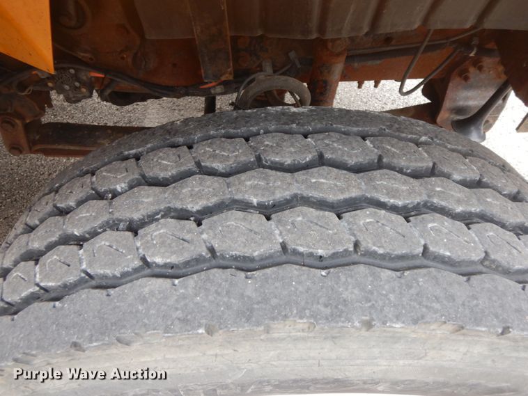 image for item DF6339 2006 International 7400  dump truck