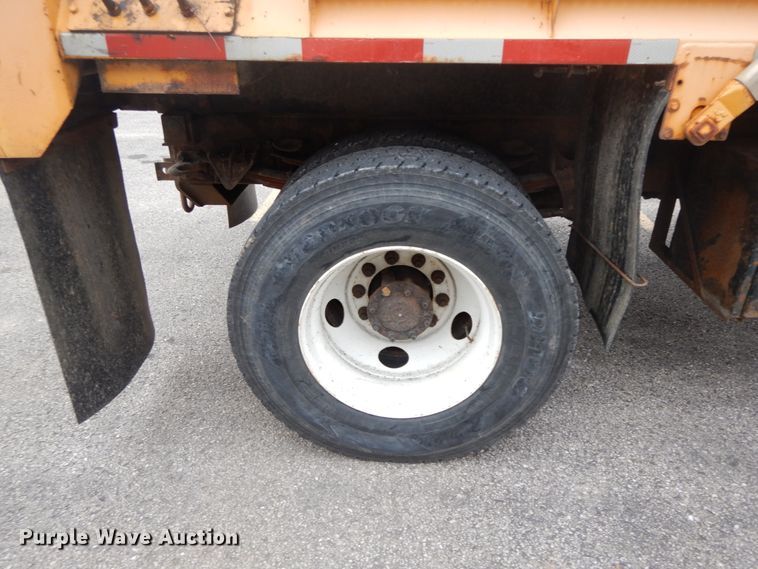 image for item DF6339 2006 International 7400  dump truck