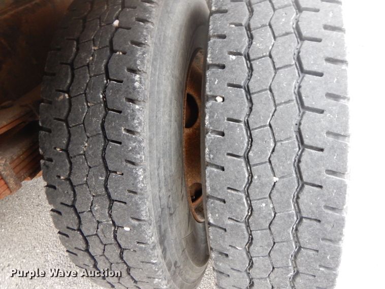 image for item DF6339 2006 International 7400  dump truck