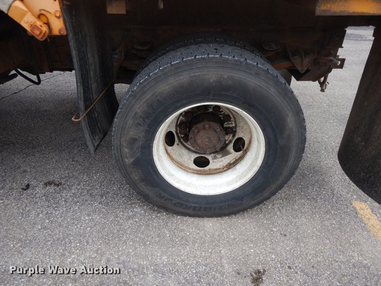 image for item DF6339 2006 International 7400  dump truck