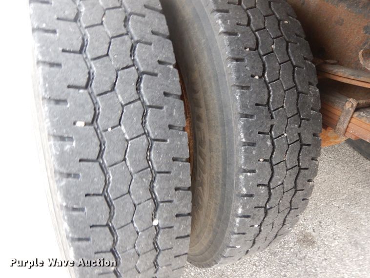 image for item DF6339 2006 International 7400  dump truck