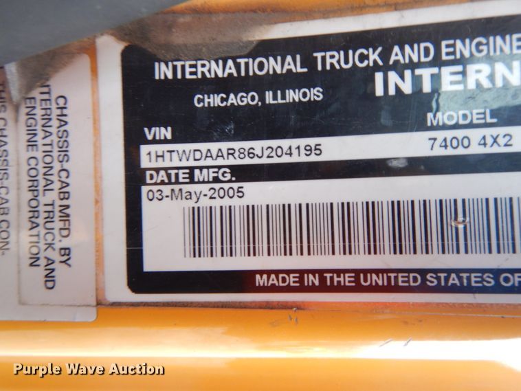 image for item DF6339 2006 International 7400  dump truck