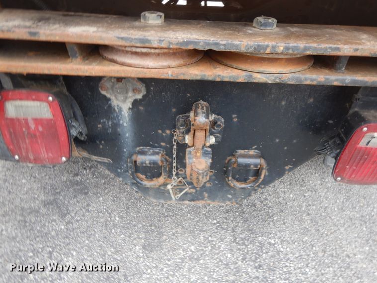 image for item DF6340 2006 International 7400  flatbed truck