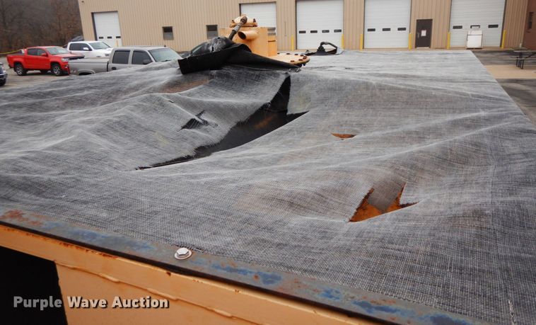 image for item DF6340 2006 International 7400  flatbed truck