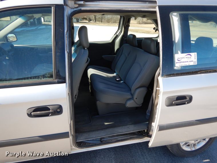 image for item DF6343 2006 Dodge Caravan  van