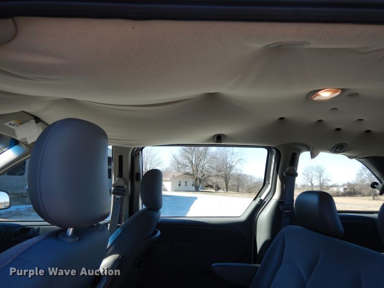 image for item DF6343 2006 Dodge Caravan  van