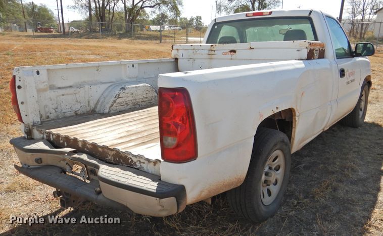 image for item DG1479 2005 Chevrolet Silverado 1500  pickup truck