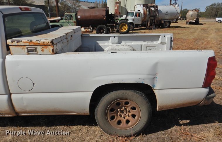 image for item DG1479 2005 Chevrolet Silverado 1500  pickup truck