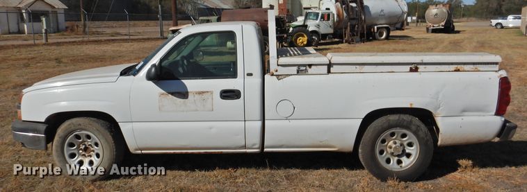 image for item DG1481 2005 Chevrolet Silverado 1500  pickup truck