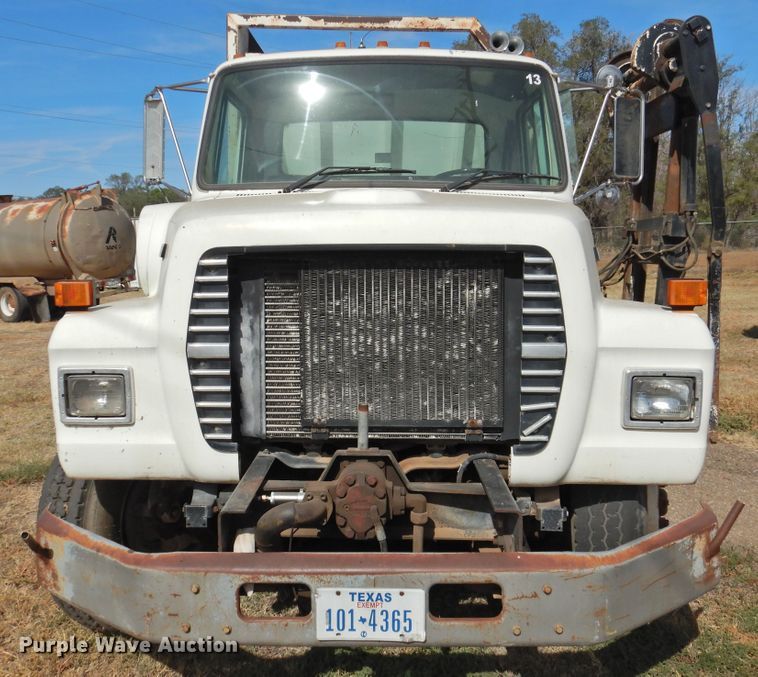 image for item DG1482 1995 Ford L8000  refuse truck