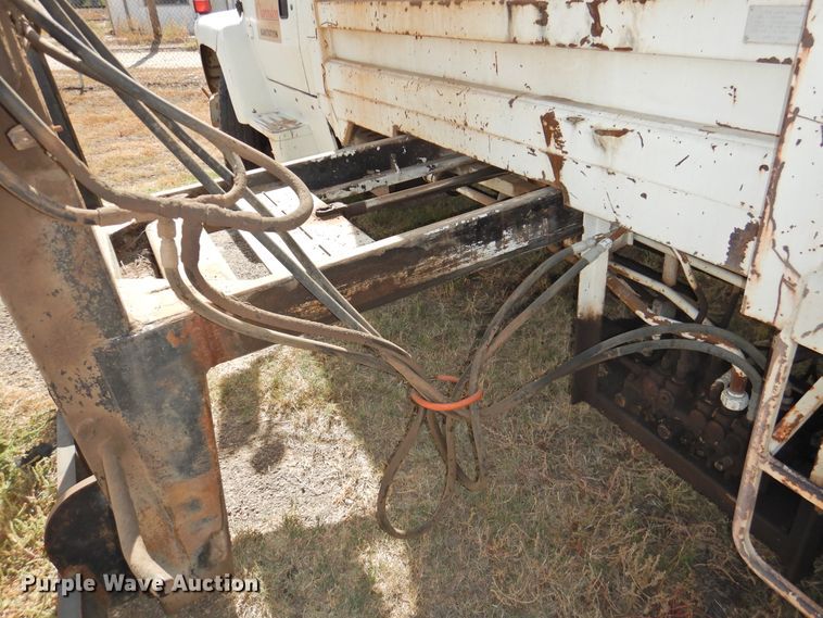 image for item DG1482 1995 Ford L8000  refuse truck