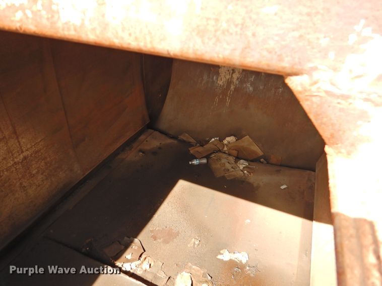 image for item DG1482 1995 Ford L8000  refuse truck