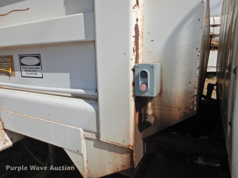 image for item DG1482 1995 Ford L8000  refuse truck