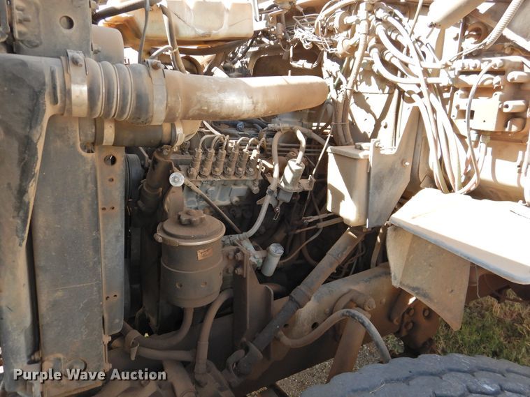 image for item DG1482 1995 Ford L8000  refuse truck