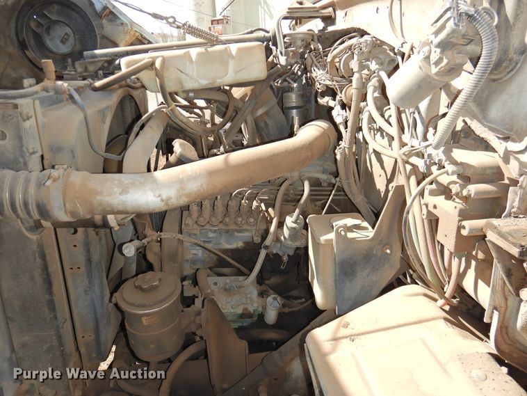 image for item DG1482 1995 Ford L8000  refuse truck