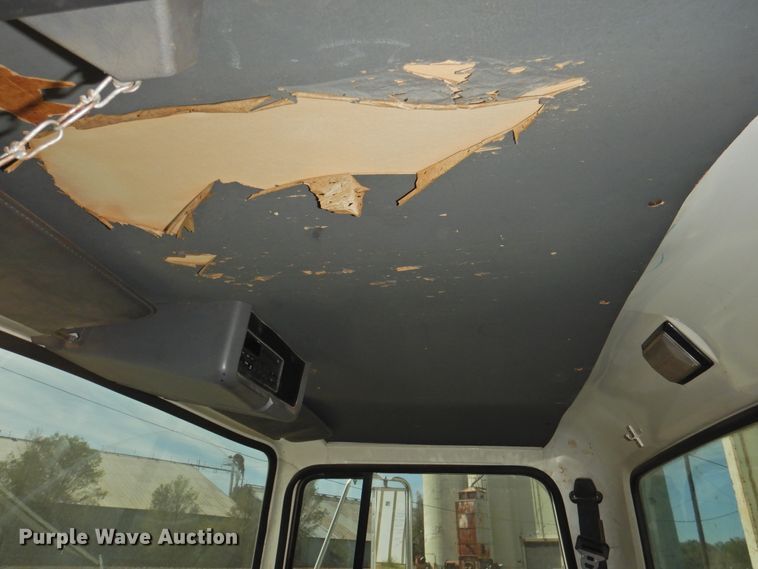 image for item DG1482 1995 Ford L8000  refuse truck