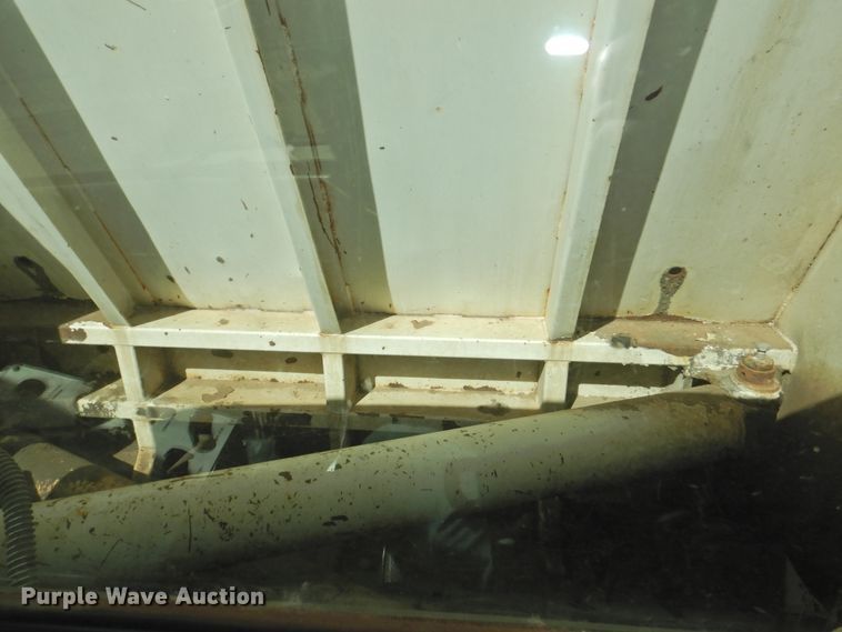 image for item DG1482 1995 Ford L8000  refuse truck